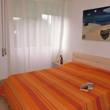 Center Walk To Sea * 비비오네